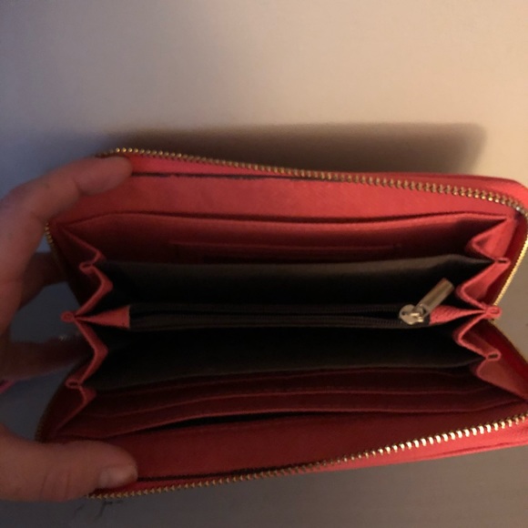 New Michael Kors Wristlet.  New WOT - Picture 2 of 2